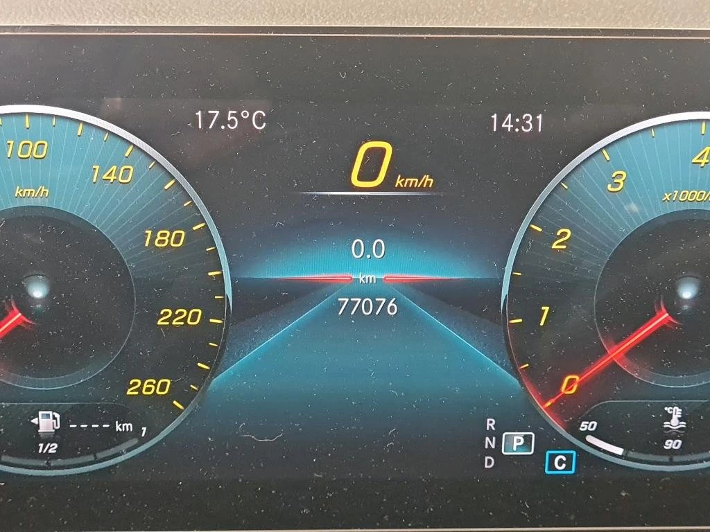 Mercedes-Benz CLA 200 2.0 - изображение 6