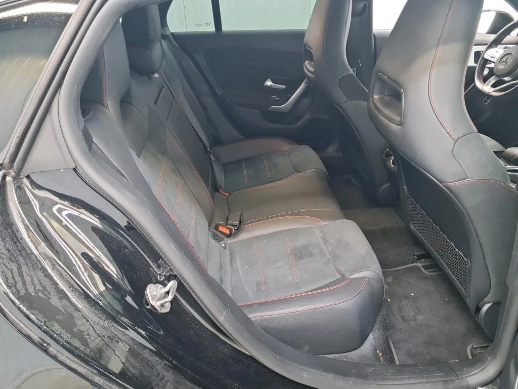 Mercedes-Benz CLA 200 2.0 - изображение 9
