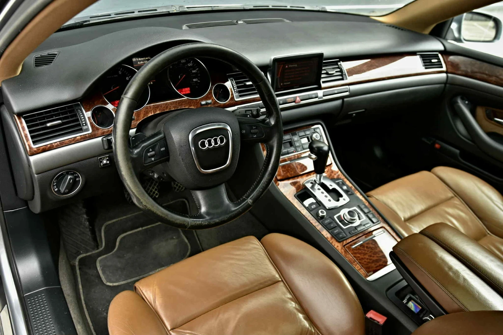 Audi A8 4.2 газ топ състояние - изображение 6