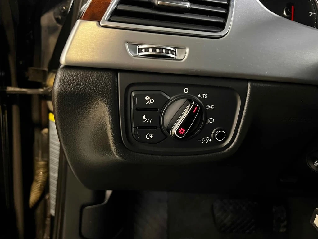 Audi A8 / Premium / ОБДУХВАНЕ / PANO / CARFAX - изображение 10