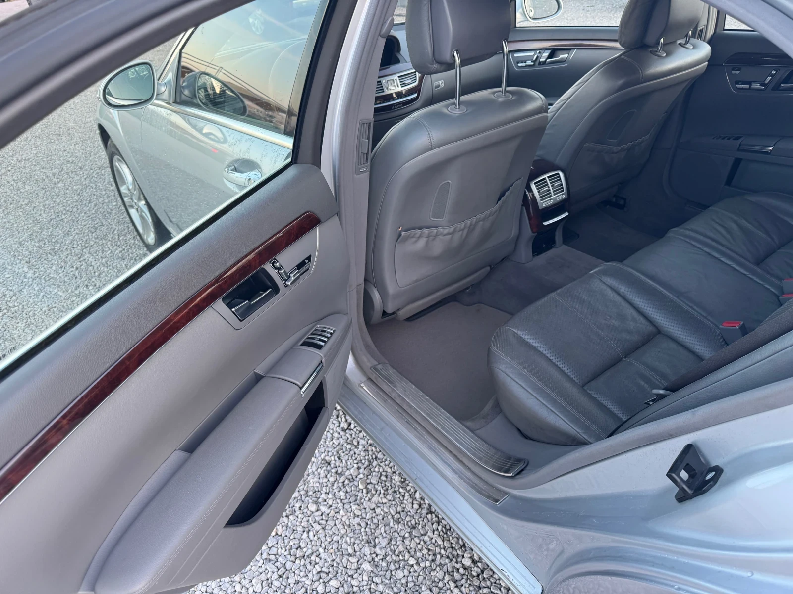 Mercedes-Benz S 500 L /4-matic / KEYLESS / ВАКУМ / ДИСТРОНИК / ПЕЧКА /, снимка 8 - Автомобили и джипове - 53830150