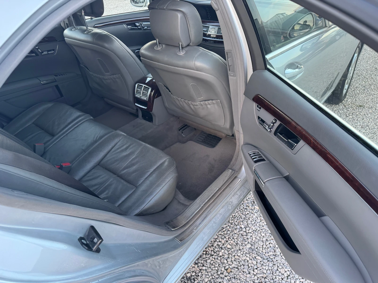 Mercedes-Benz S 500 L /4-matic / KEYLESS / ВАКУМ / ДИСТРОНИК / ПЕЧКА /, снимка 10 - Автомобили и джипове - 53830150
