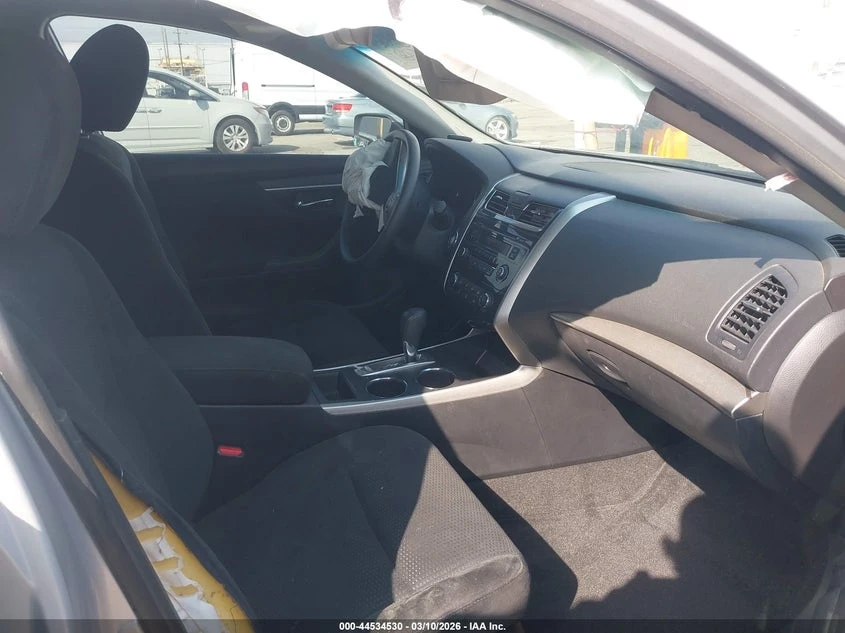 Nissan Altima 2.5L I-4 DOHC, VVT, 182HP Front Wheel Drive, снимка 5 - Автомобили и джипове - 53864446