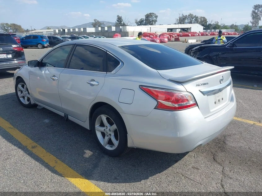 Nissan Altima 2.5L I-4 DOHC, VVT, 182HP Front Wheel Drive, снимка 3 - Автомобили и джипове - 53864446