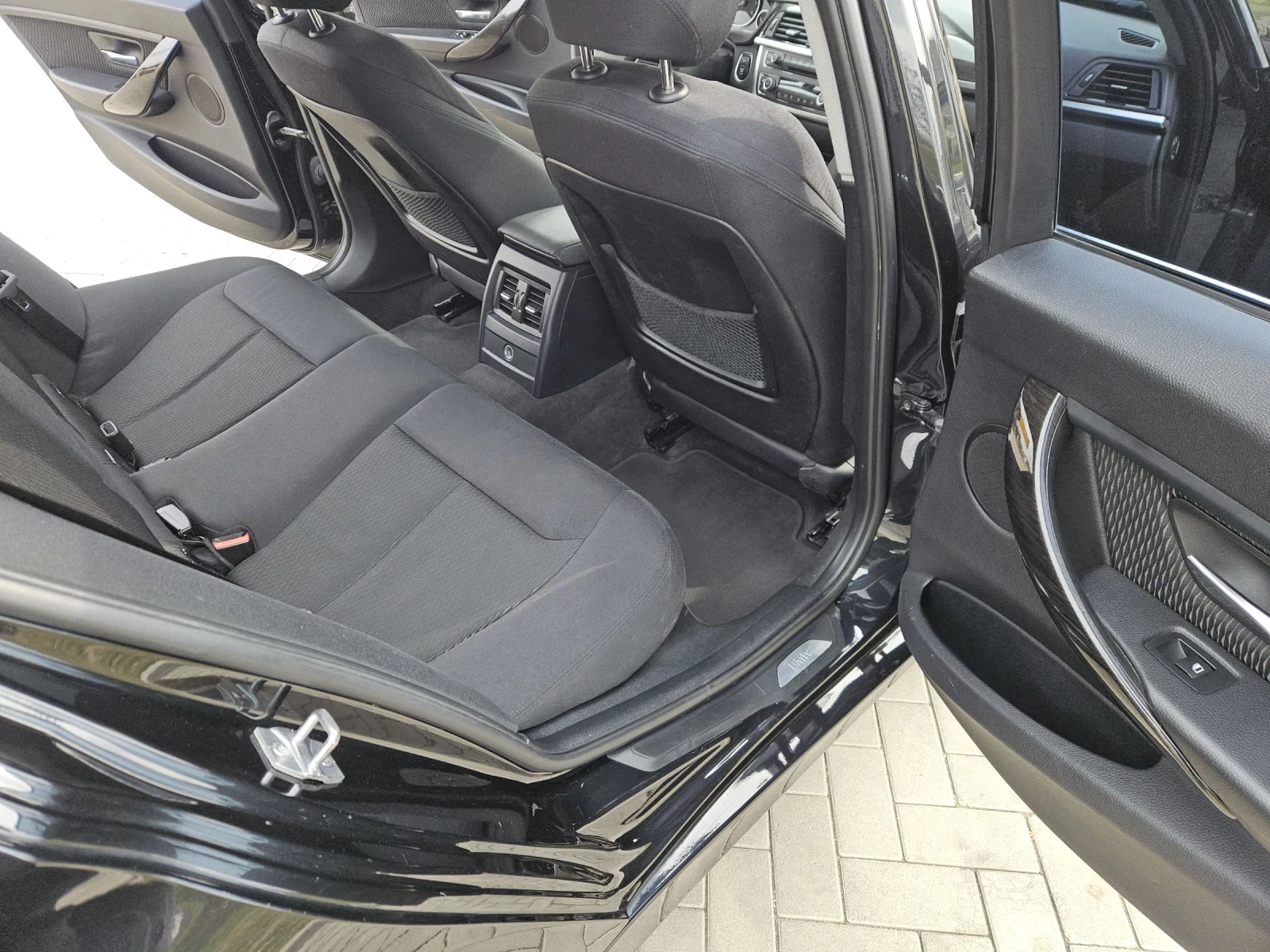 BMW 320, снимка 16 - Автомобили и джипове - 53978766