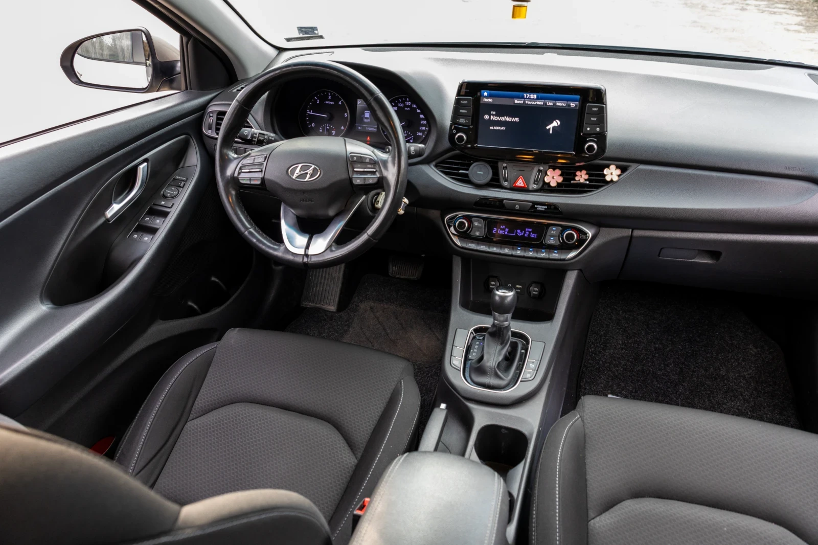 Hyundai I30 1.6 CRDi N-LINE, снимка 13 - Автомобили и джипове - 54004404