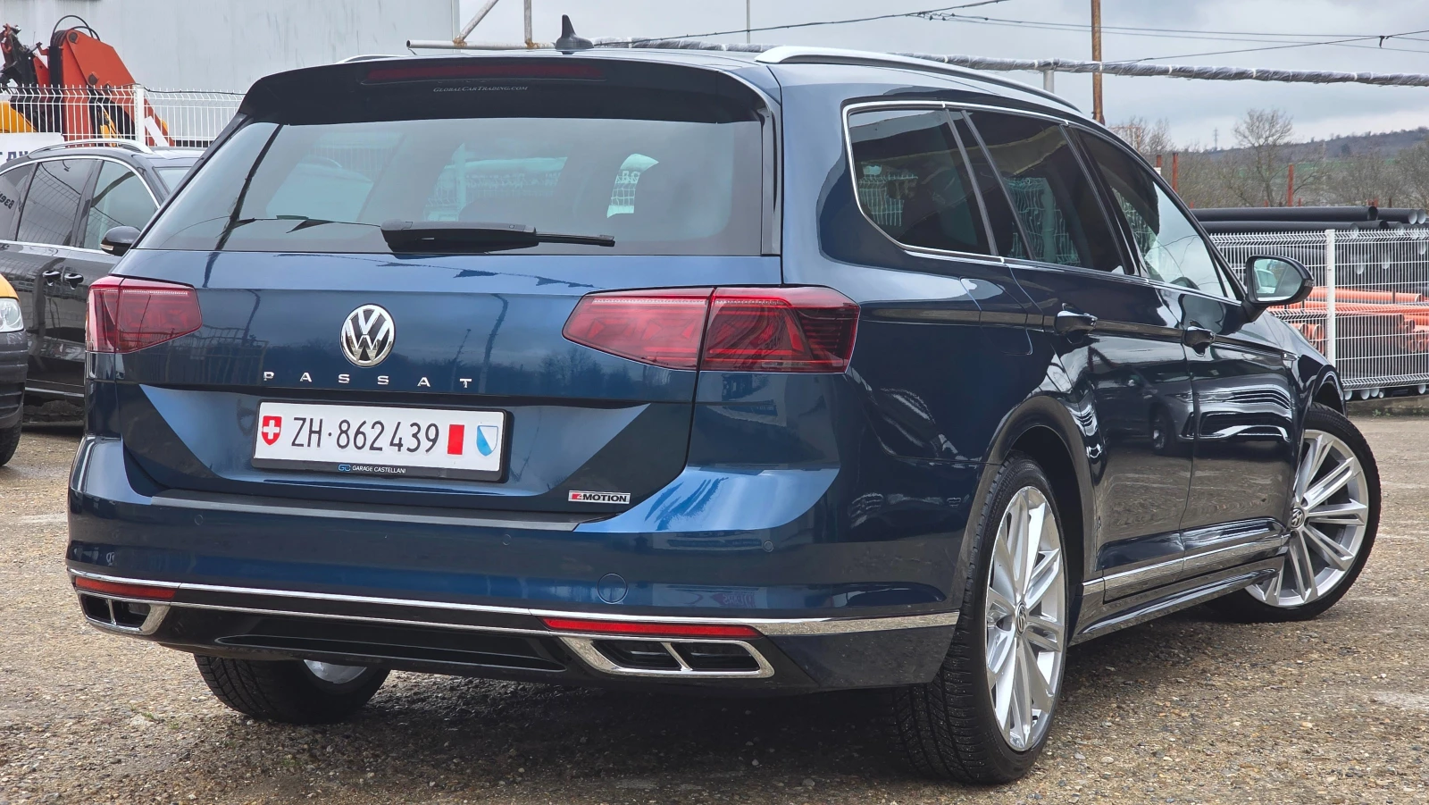 VW Passat 2.0TDI/B8.5/R-line/4 motion/Швейцария, снимка 4 - Автомобили и джипове - 54076412