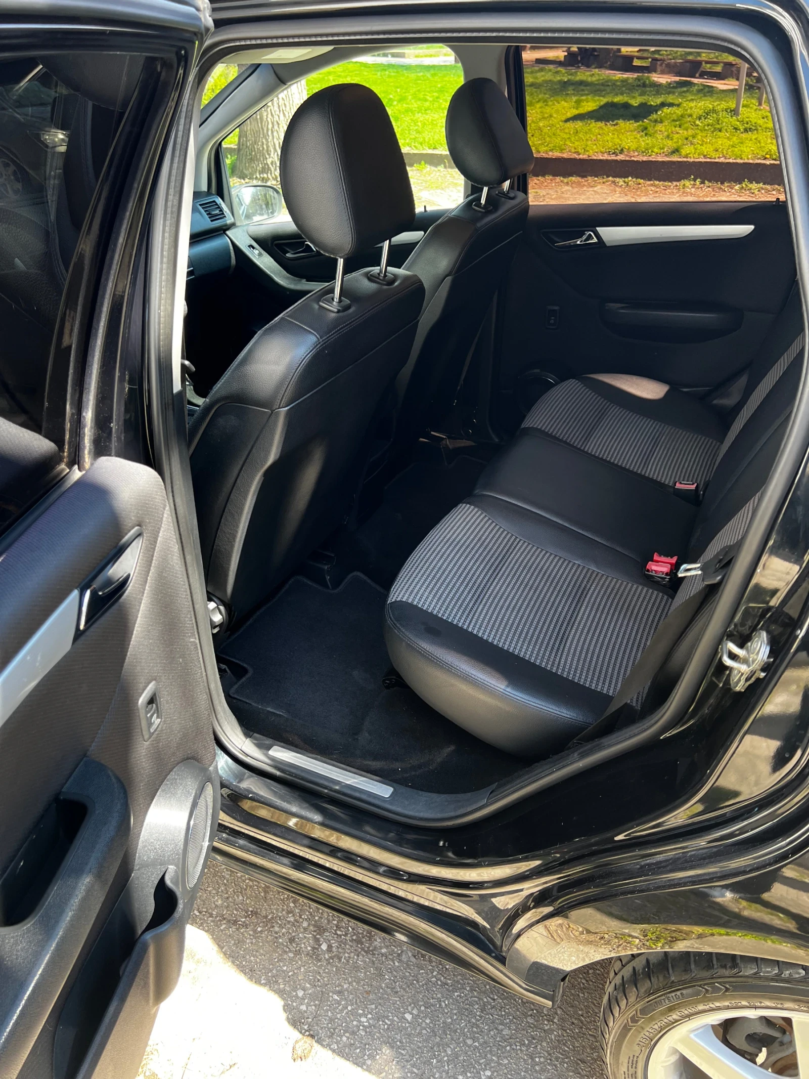 Mercedes-Benz A 180, снимка 12 - Автомобили и джипове - 54139205