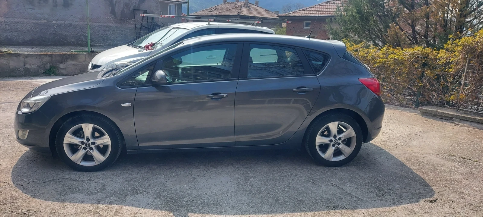 Opel Astra J с газов инжекцион Landi Renzo от 2022г