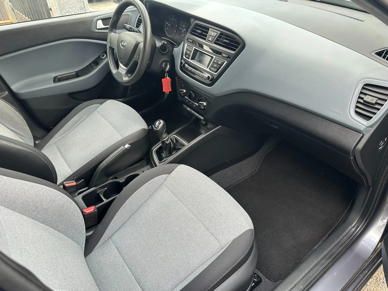 Hyundai I20 1.1CRDi-75k.s.-110000km!!!-EURO6B-6sk-2015g | Mobile.bg � ����������� 9