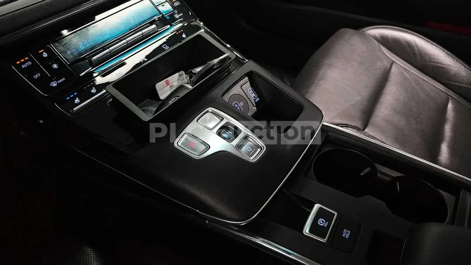 Hyundai Grandeur PREMIUM * Обдухване* Подгрев* Дистроник* , снимка 6 - Автомобили и джипове - 54826869