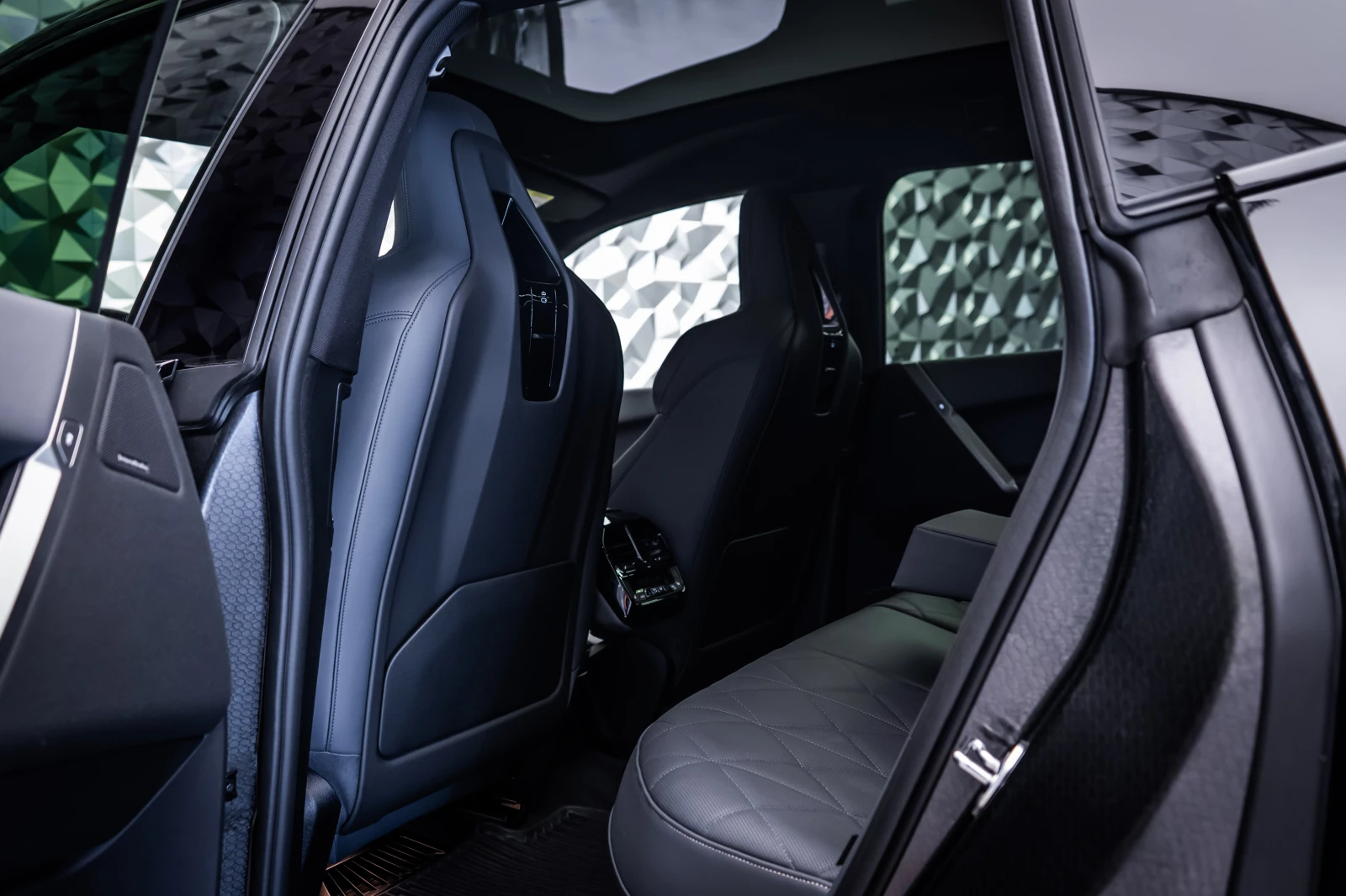 BMW iX 60 xDrive M Sport* Pano* H/K, снимка 12 - Автомобили и джипове - 55260863