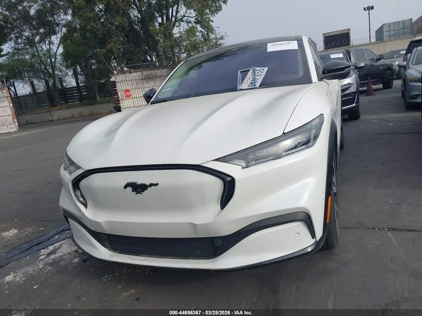 Ford Mustang Mach-E Premium, снимка 12 - Автомобили и джипове - 55288846
