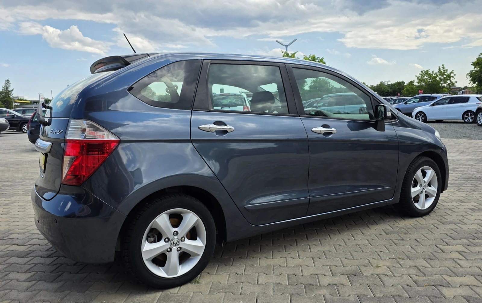 Honda Fr-v 2.2CDTI, снимка 6 - Автомобили и джипове - 55362310