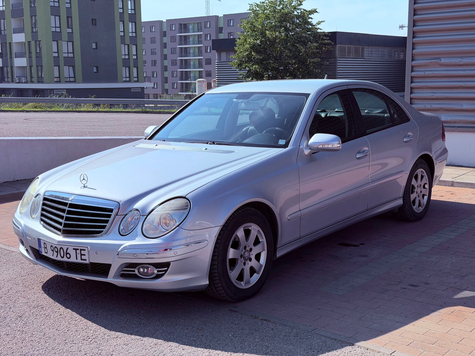 Mercedes-Benz E 280 3.0 CDI, снимка 4 - Автомобили и джипове - 55401170