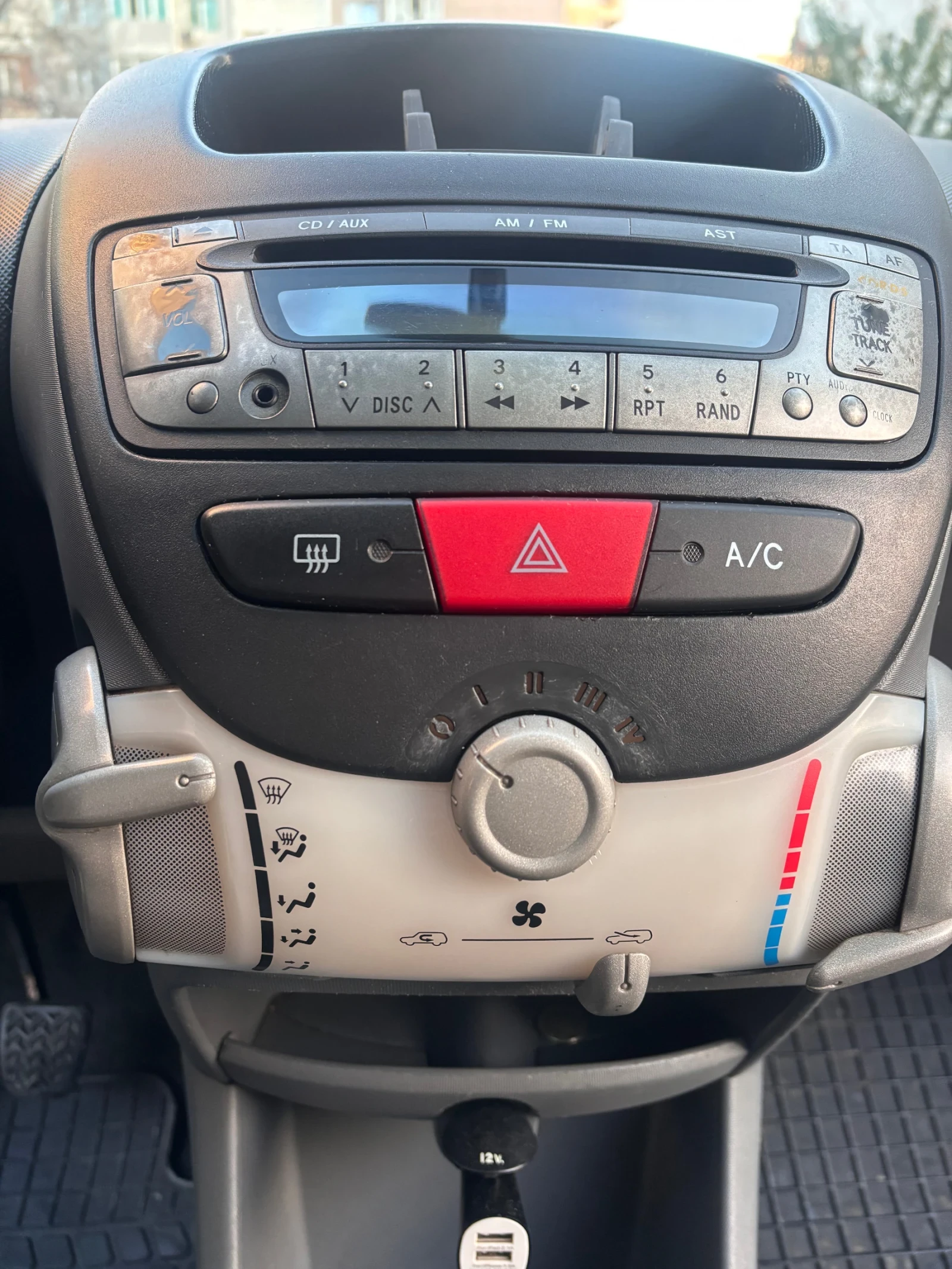 Citroen C1 Метан, снимка 14 - Автомобили и джипове - 55526489