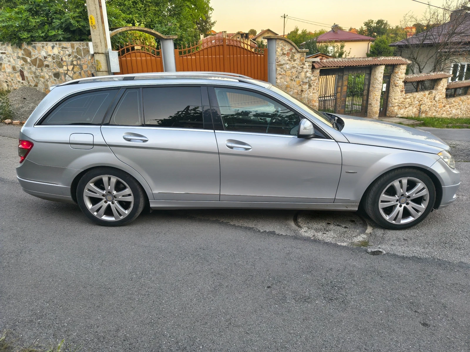 Mercedes-Benz C 220, снимка 5 - Автомобили и джипове - 55562326
