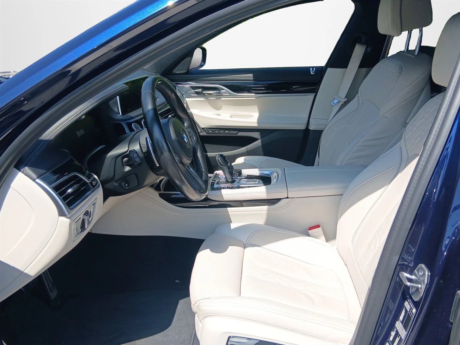 BMW 750 xDrive, снимка 6 - Автомобили и джипове - 56220559