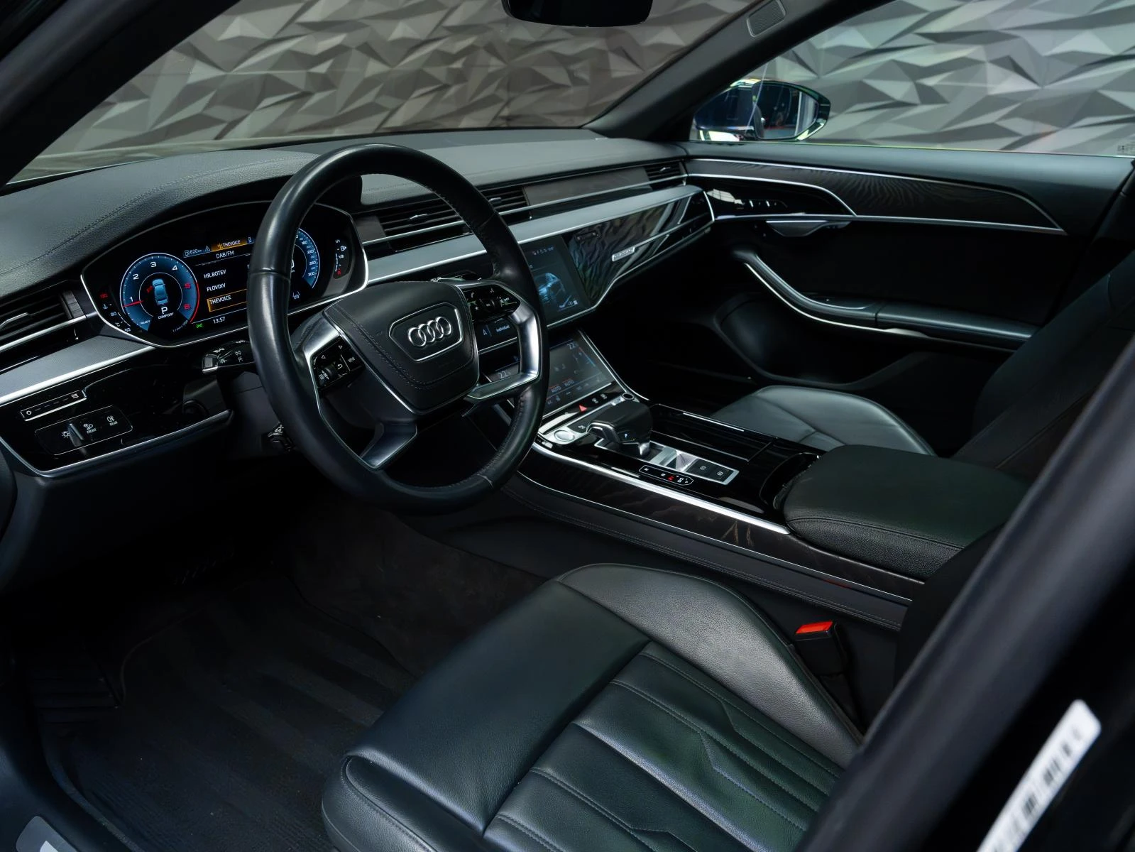 Audi A8 QUATTRO* 360CAM* MATRIX* PANO* SOFTCLOSE* AIR* , снимка 13 - Автомобили и джипове - 56283084