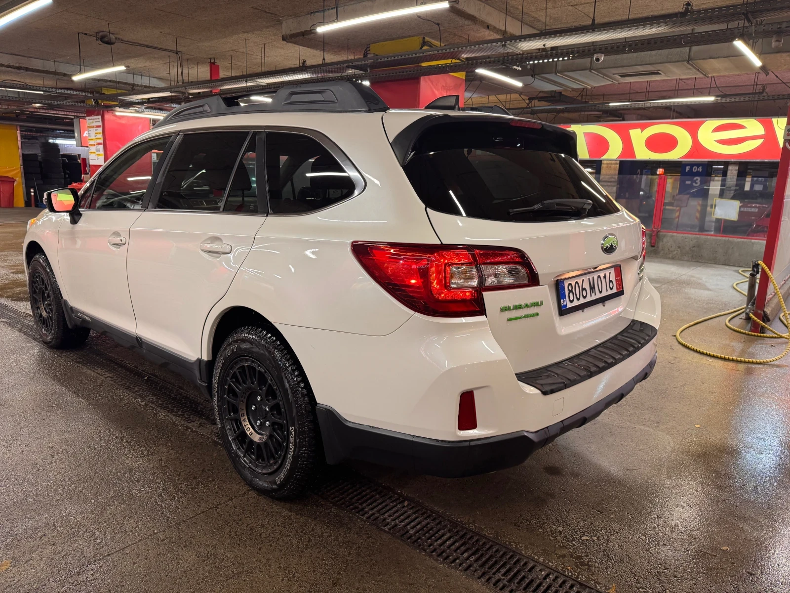 Subaru Outback 3.6R LIMITED, снимка 8 - Автомобили и джипове - 56713736