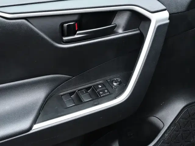 Toyota Rav4, снимка 7 - Автомобили и джипове - 54064300