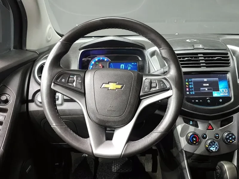 Chevrolet Trax 1.4, снимка 13 - Автомобили и джипове - 54330257