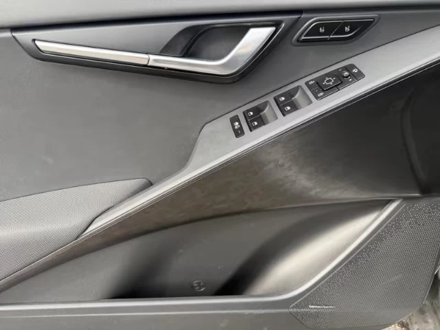 Kia Niro 1.6PHEV/180HP/SPIRIT/CAM/H&K/NAVI/DIGI/CPLAY/499q, снимка 14 - Автомобили и джипове - 55326070