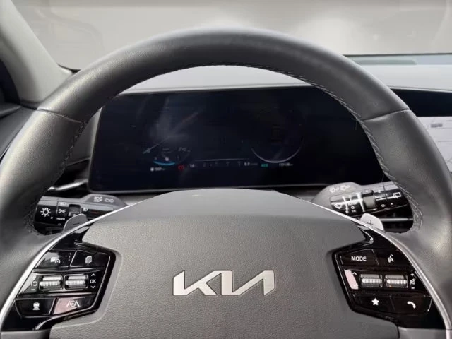 Kia Niro 1.6PHEV/180HP/SPIRIT/CAM/H&K/NAVI/DIGI/CPLAY/499q, снимка 7 - Автомобили и джипове - 55326070
