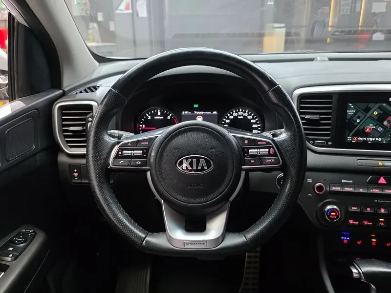 Kia Sportage  The Bold Diesel 1.6 4Wd Trendy, снимка 12 - Автомобили и джипове - 56286027