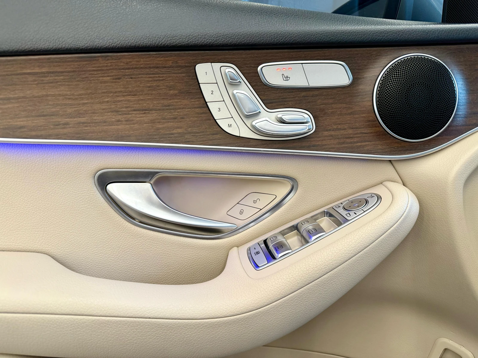 Mercedes-Benz GLC 300  Подгреви* Лизинг* FACE* Keyless - изображение 7