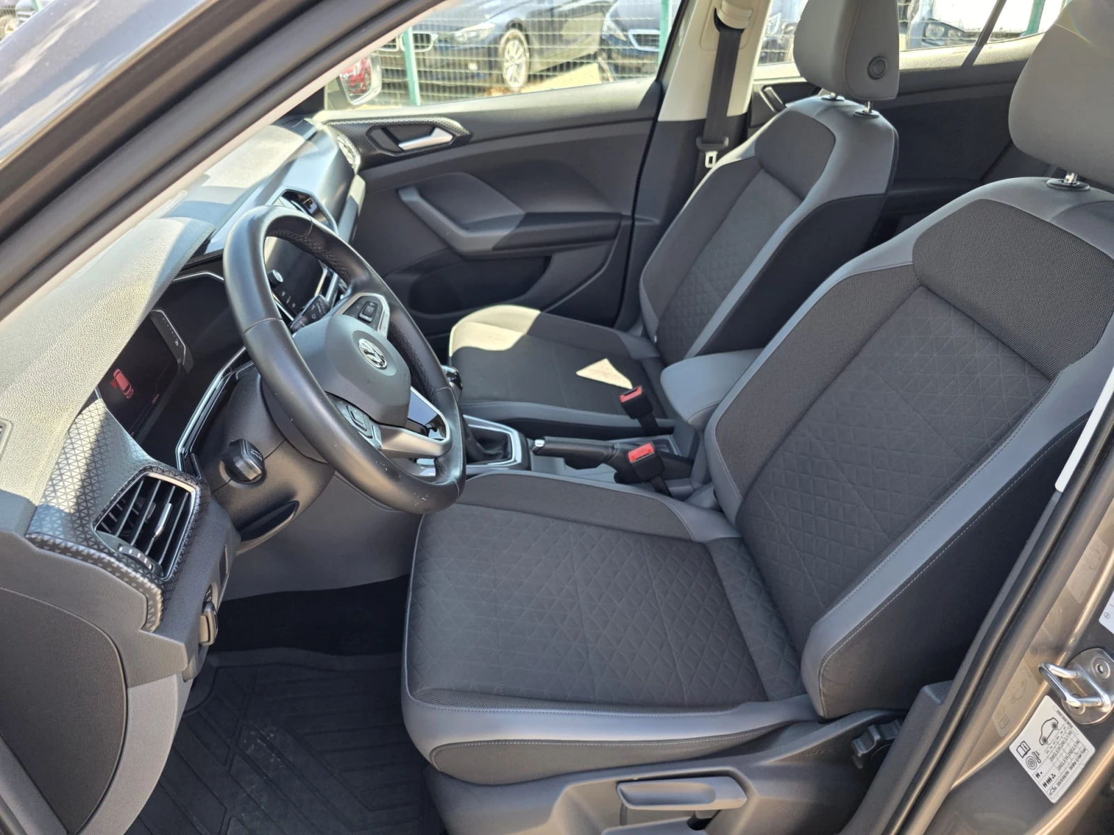 VW T-Cross 1.6TDI 99000!!! | Mobile.bg   11