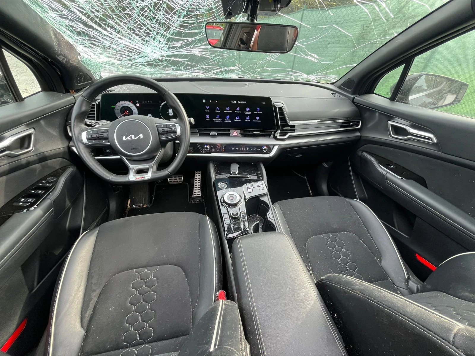 Kia Sportage GT line* 1.6 hybrid 160hp* 10600km* 2025г* FULL*  | Mobile.bg — изображение 11