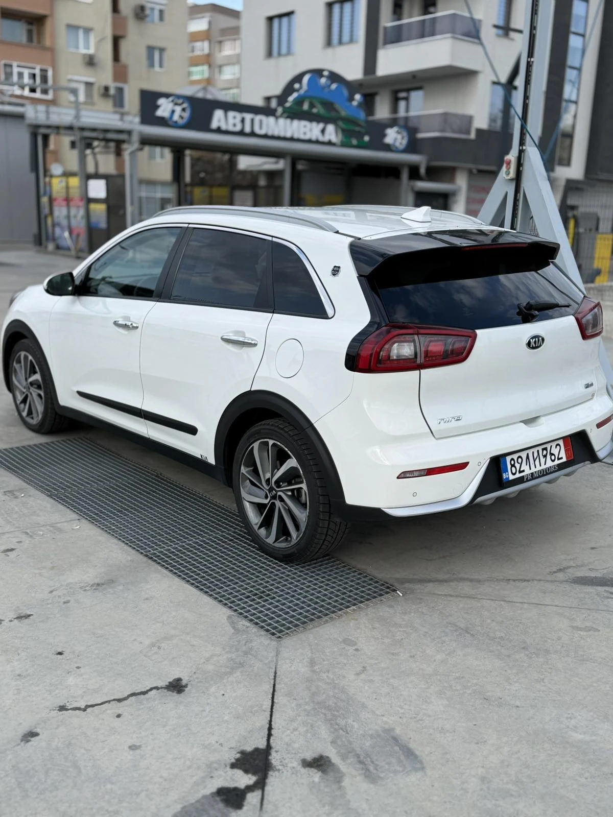 Kia Niro ECO HYBRID , снимка 4 - Автомобили и джипове - 53977768