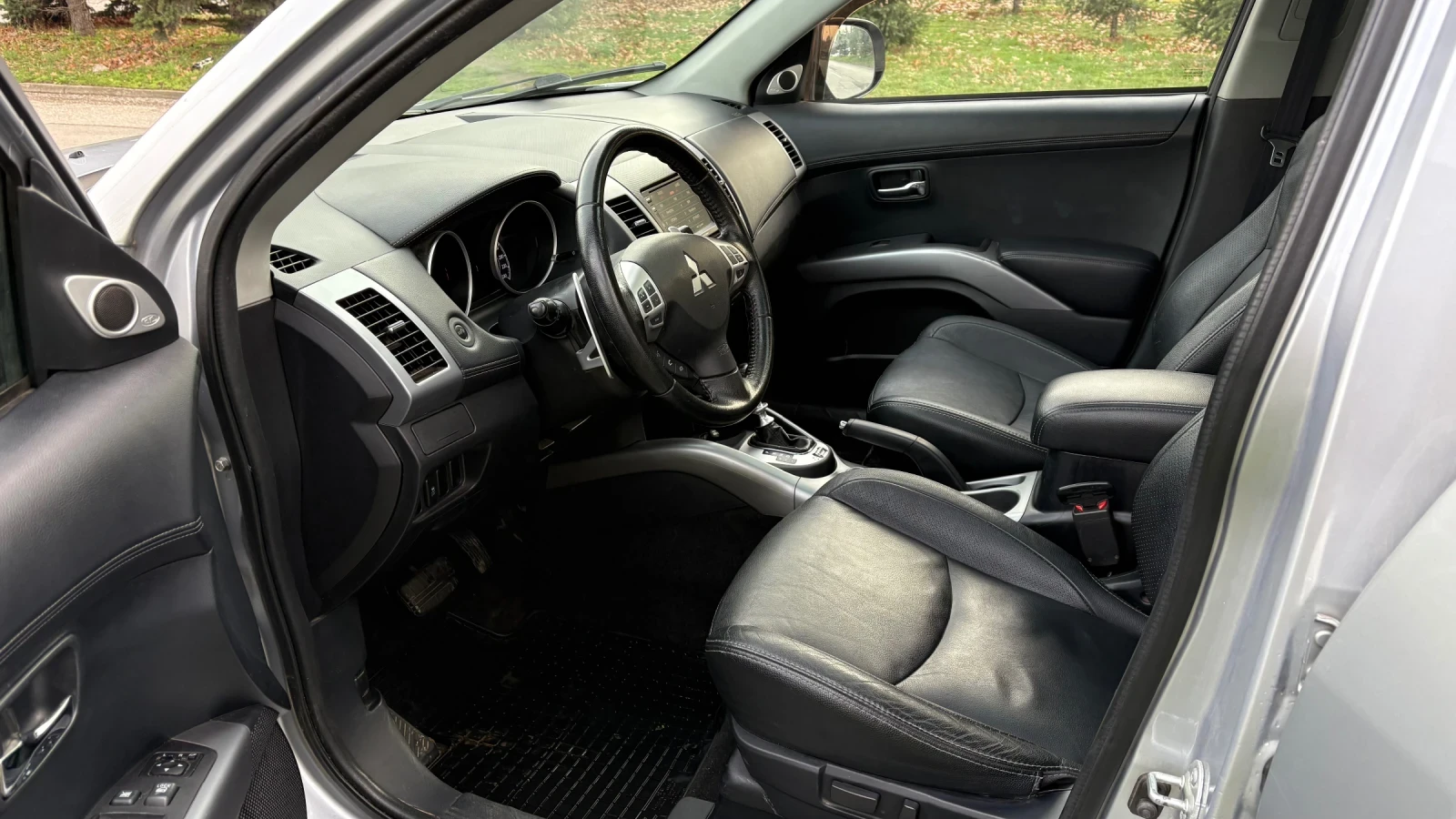 Mitsubishi Outlander, снимка 2 - Автомобили и джипове - 54016447