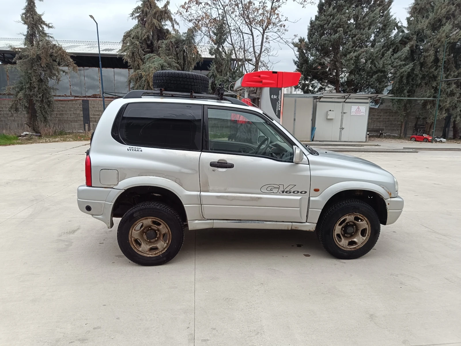 Suzuki Grand vitara 1.6, снимка 2 - Автомобили и джипове - 55080702