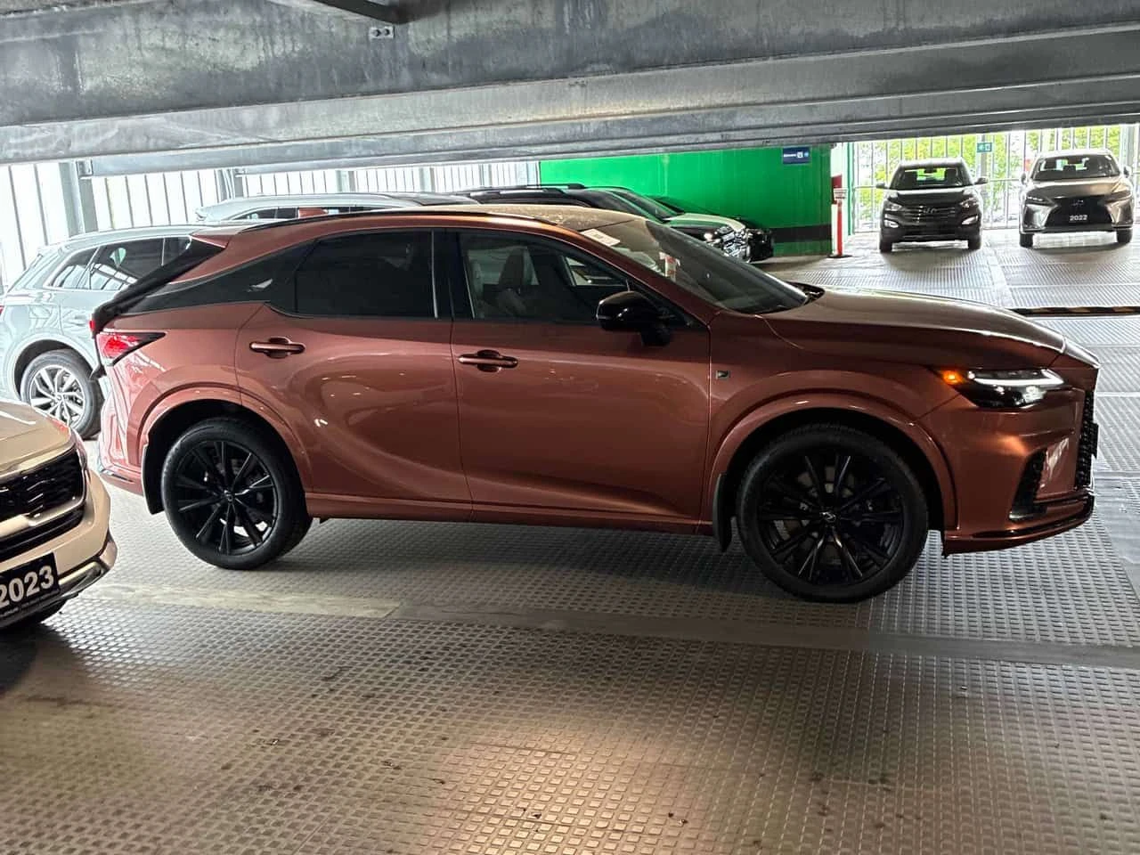 Lexus RX 500h CARFAX, снимка 3 - Автомобили и джипове - 55204626