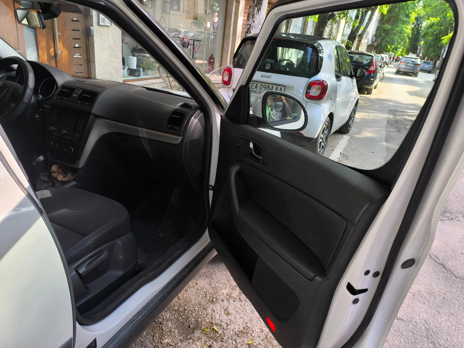 Skoda Yeti 1.2 TDI, снимка 6 - Автомобили и джипове - 55219822