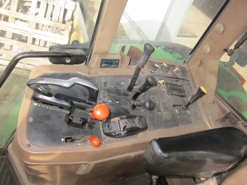 Трактор John Deere 7810 КЛИМАТИК, снимка 5 - Селскостопанска техника - 51394298