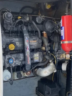 Моторна яхта Bayliner 652 Cuddy Cabin, снимка 6