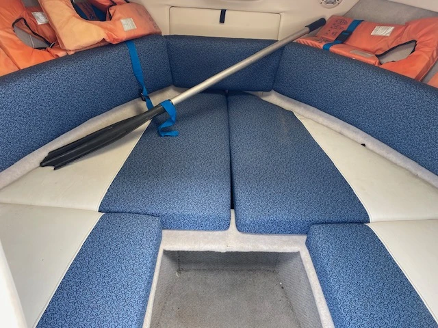 Моторна яхта Bayliner 652 Cuddy Cabin - изображение 8