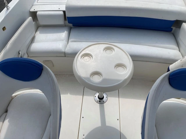 Моторна яхта Bayliner 652 Cuddy Cabin - изображение 9