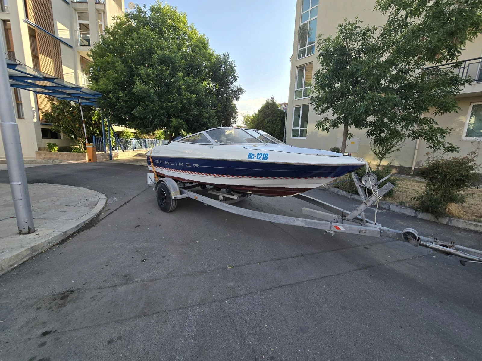 Моторна яхта Bayliner Capri - изображение 2