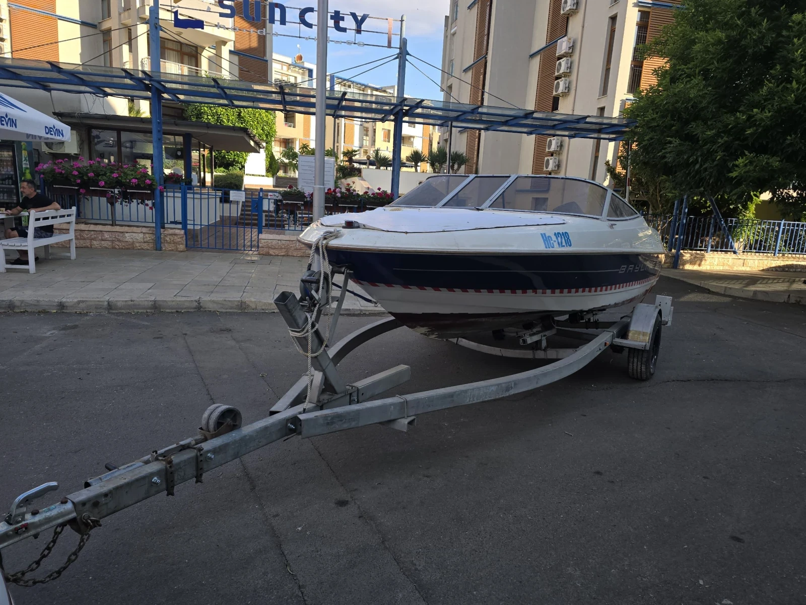 Моторна яхта Bayliner Capri - изображение 10