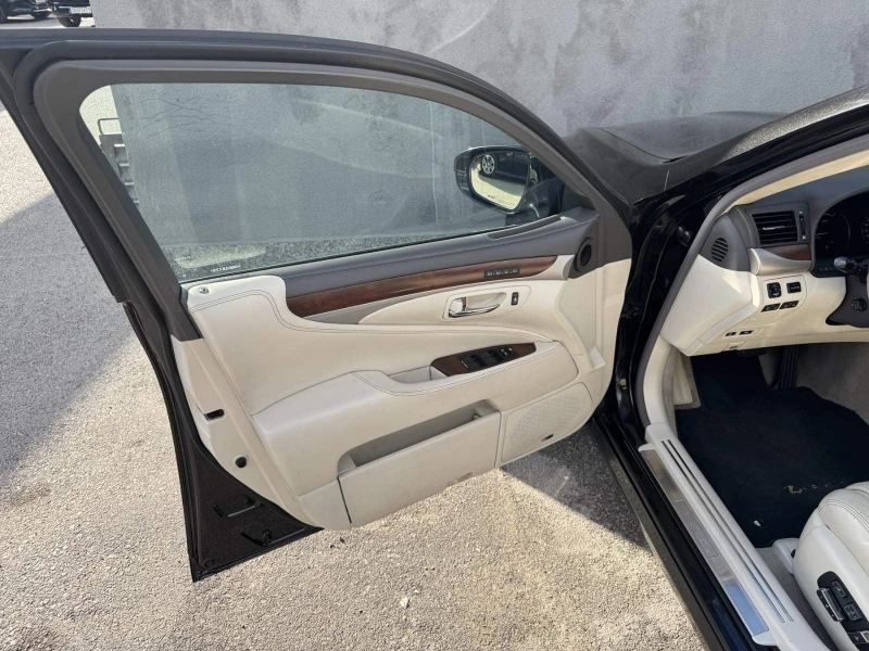 Lexus LS 600 h, снимка 8 - Автомобили и джипове - 52007121