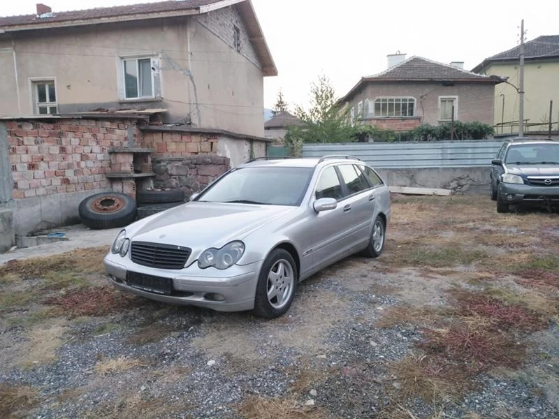 Mercedes-Benz C 220 автомат - изображение 3