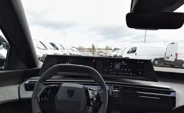 Peugeot 5008 HEV/145HP/7S/ALLURE/CAM/LED/NAVI/CPLAY/KLESS/635q, снимка 7 - Автомобили и джипове - 55790197