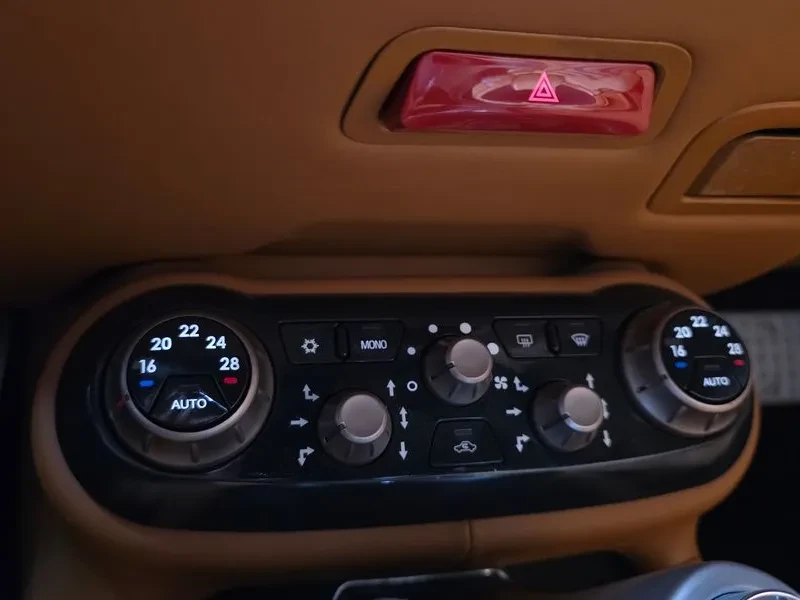 Ferrari California 4.3 V8, снимка 11 - Автомобили и джипове - 56150420