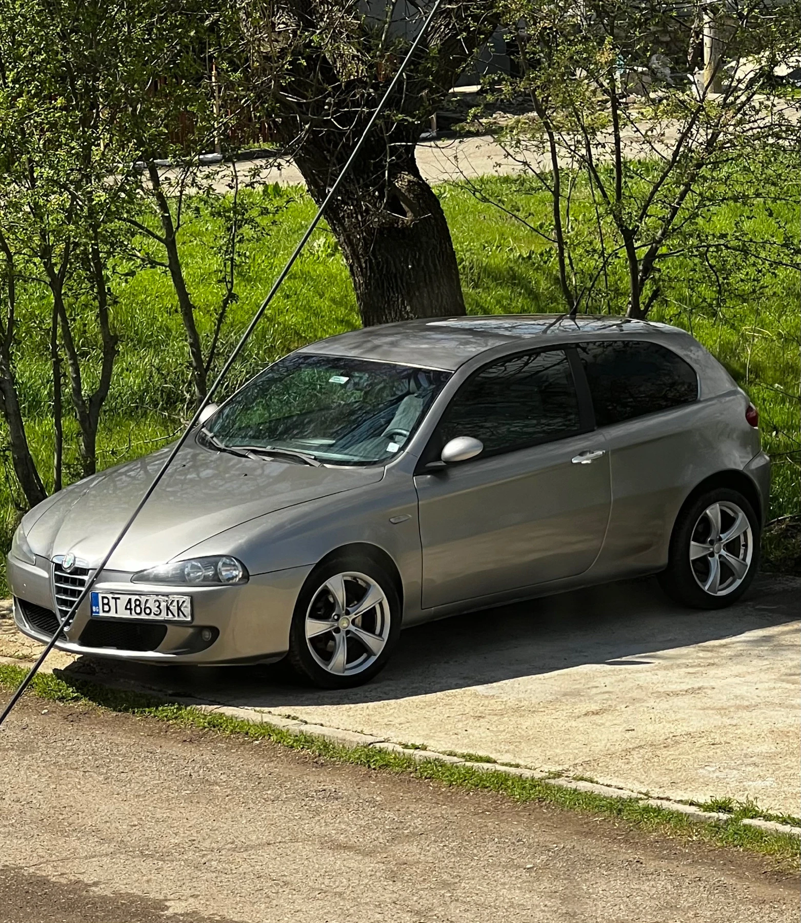 Alfa Romeo 147 1.6 Газ/Бензин - изображение 2