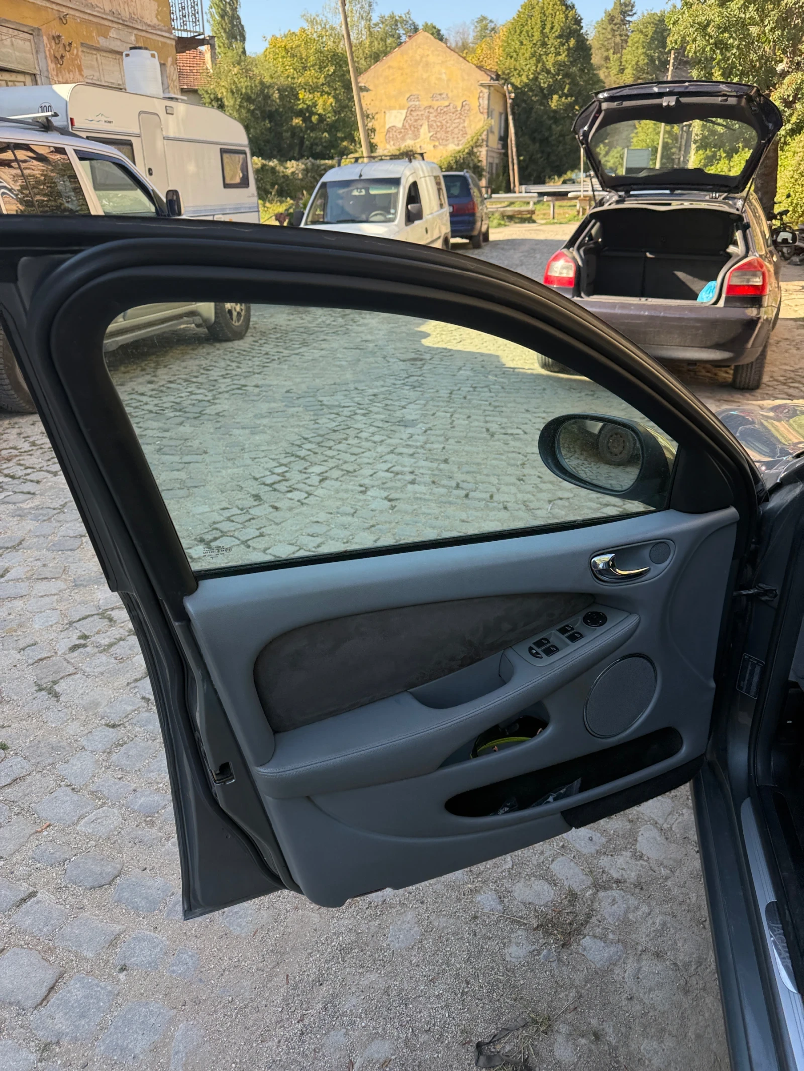 Jaguar X-type 2.0D 131  - изображение 5
