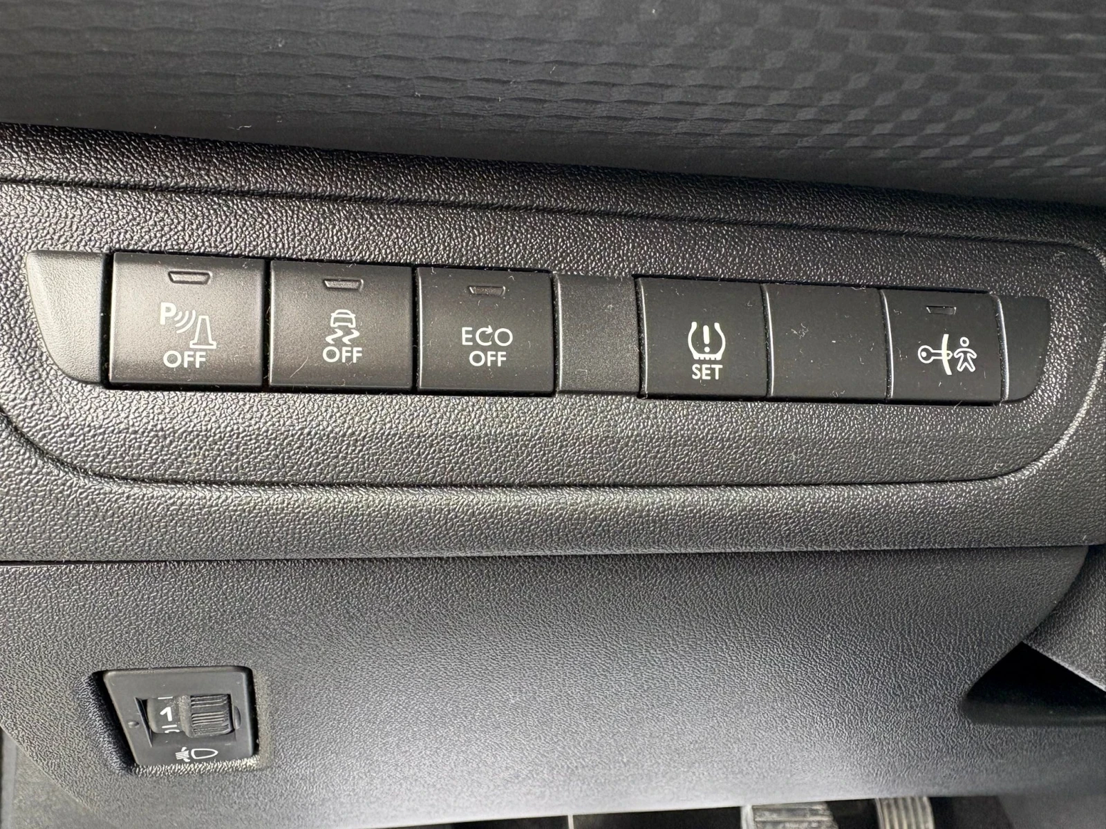 Peugeot 2008 1.6HDI  100% * *  | Mobile.bg   14